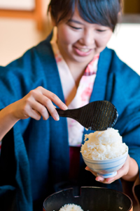 炊きたて釜炊きご飯